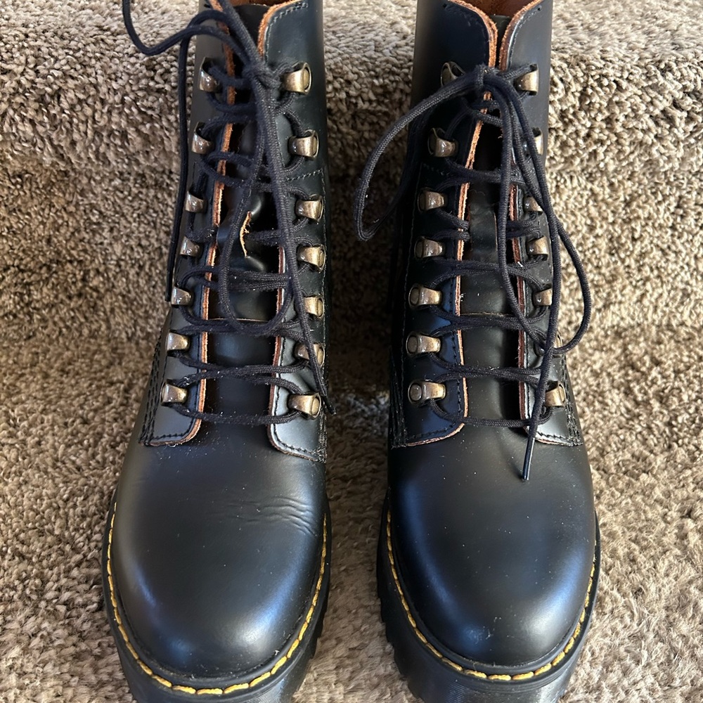 Dr Marten Leona boots -only worn once! Size 6 / 37EU Runs large